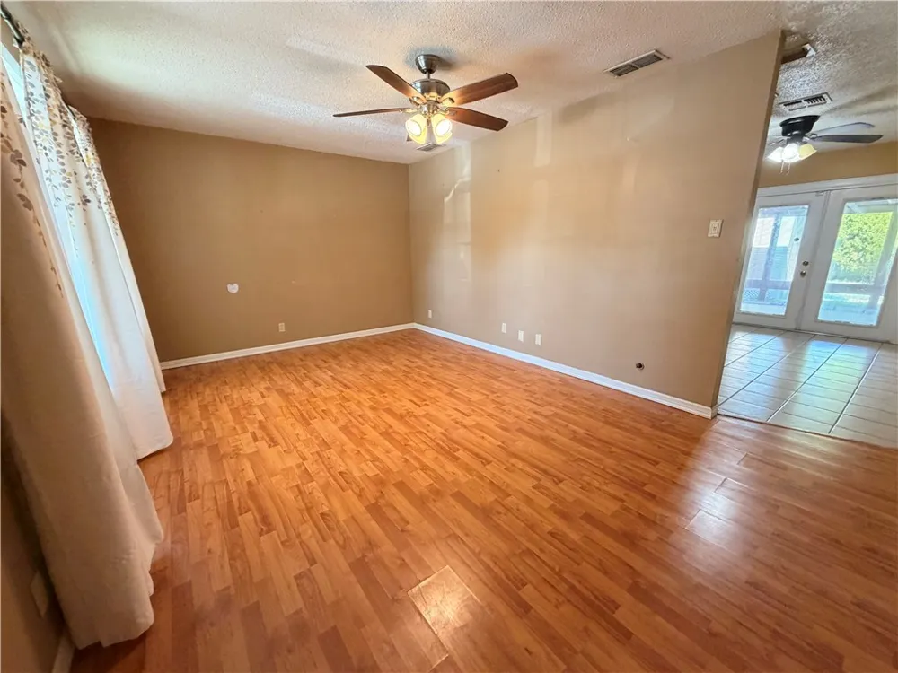 1708 Crosby Street Portland, TX 78374
