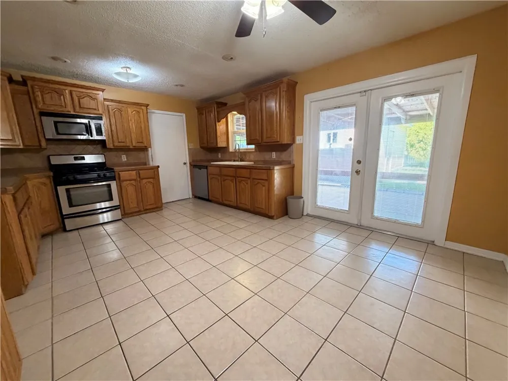 1708 Crosby Street Portland, TX 78374