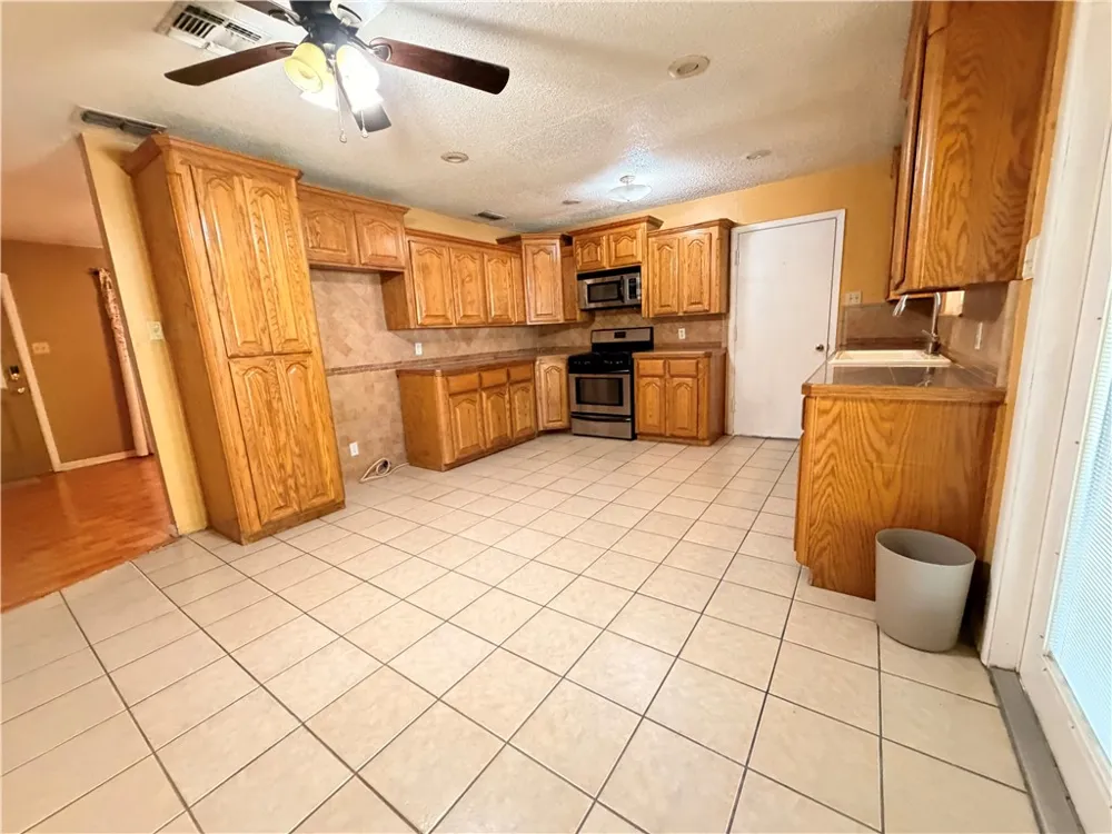 1708 Crosby Street Portland, TX 78374