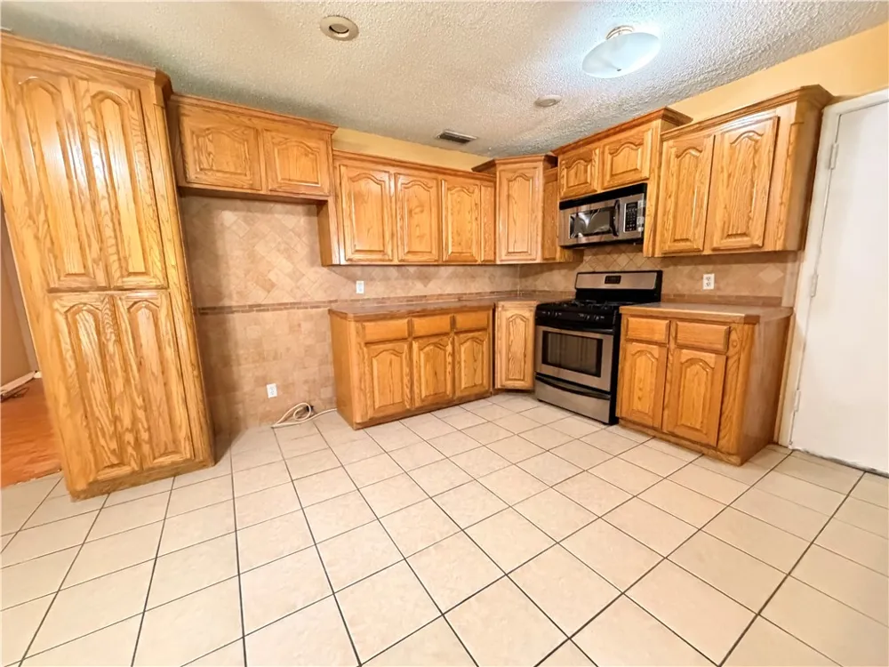 1708 Crosby Street Portland, TX 78374
