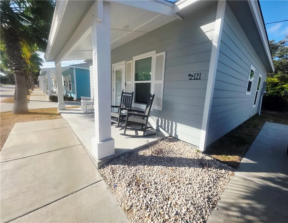 121 Oasis Circle Rockport, TX 78382