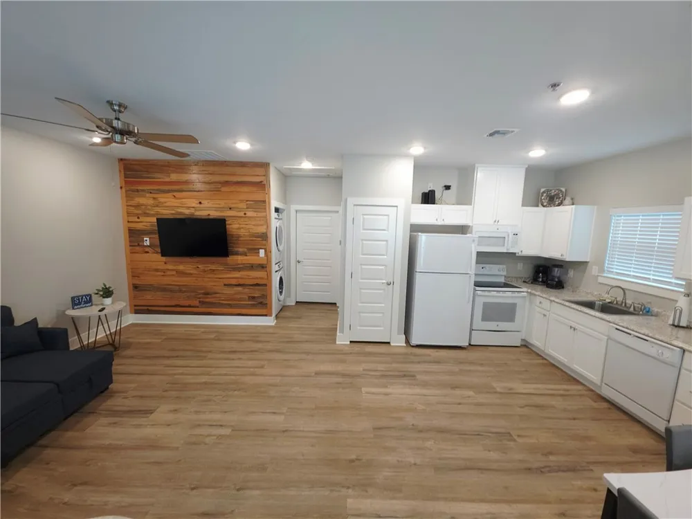 121 Oasis Circle Rockport, TX 78382