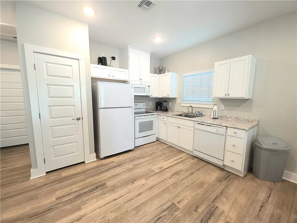 121 Oasis Circle Rockport, TX 78382