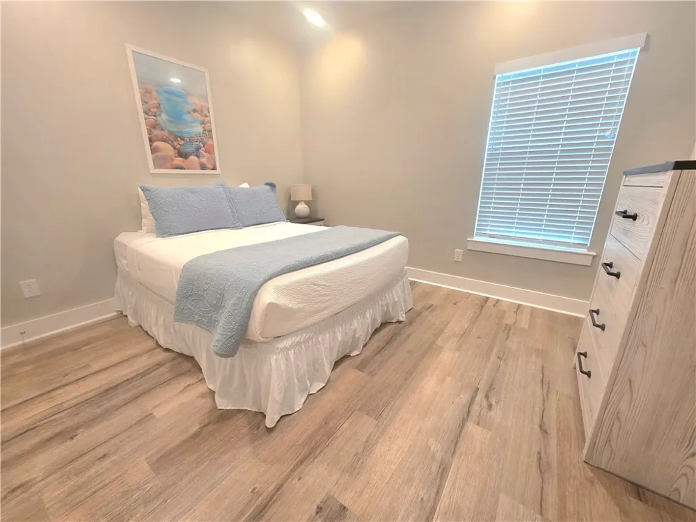 121 Oasis Circle Rockport, TX 78382