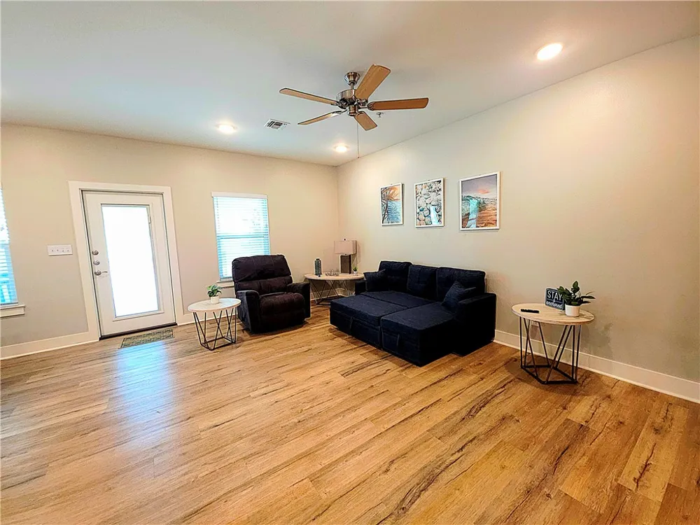 121 Oasis Circle Rockport, TX 78382