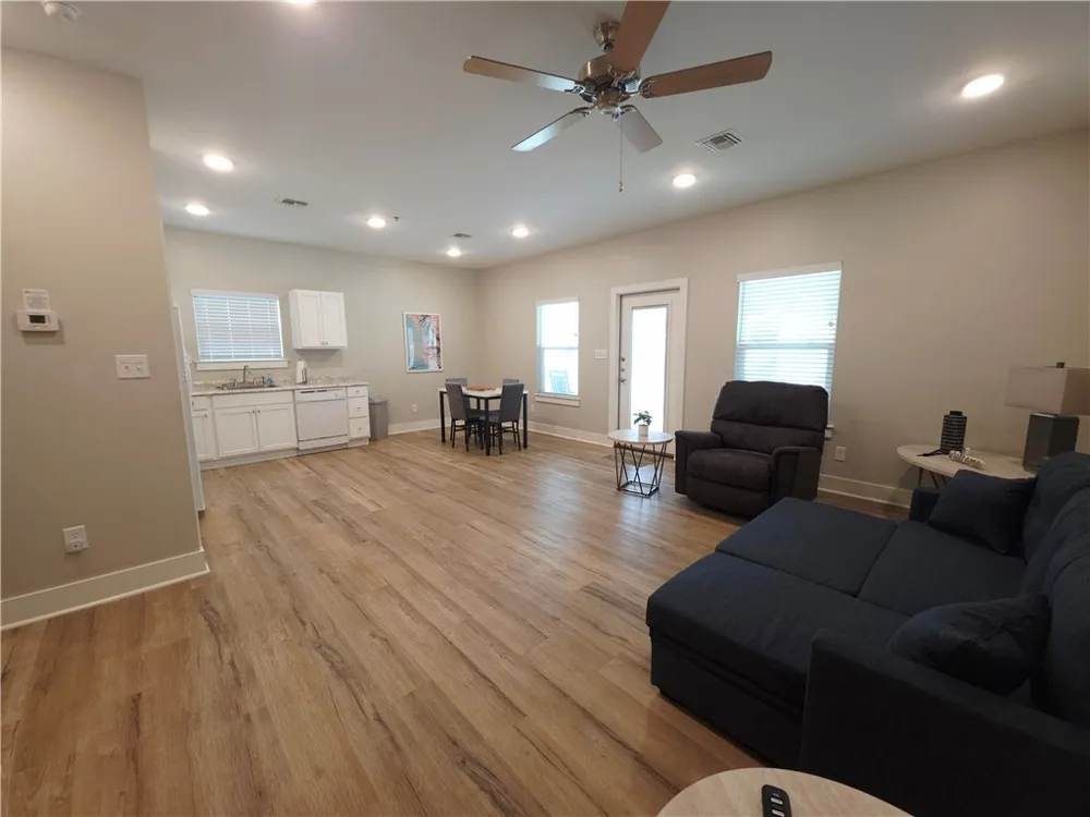 121 Oasis Circle Rockport, TX 78382