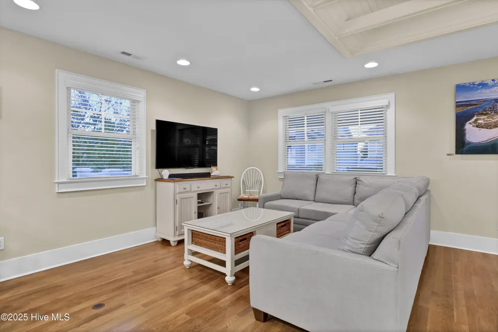 821 Schloss Street Wrightsville Beach, NC 28480