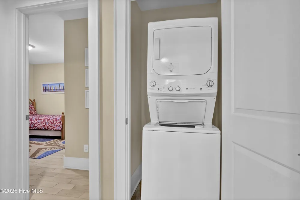 821 Schloss Street Wrightsville Beach, NC 28480