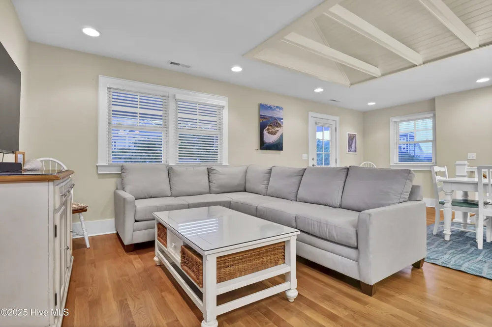 821 Schloss Street Wrightsville Beach, NC 28480