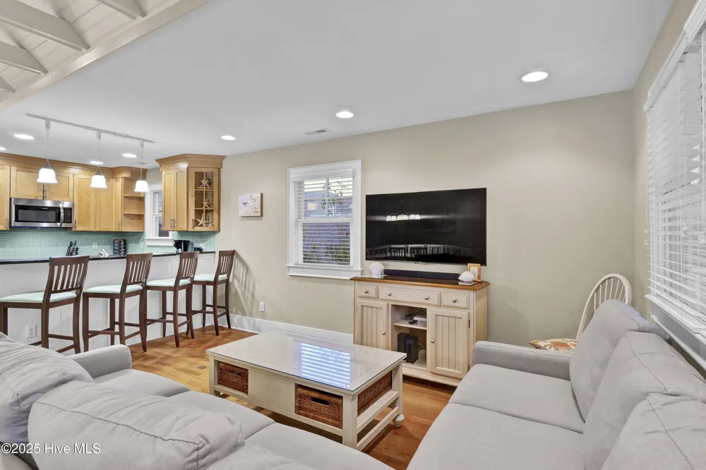 821 Schloss Street Wrightsville Beach, NC 28480