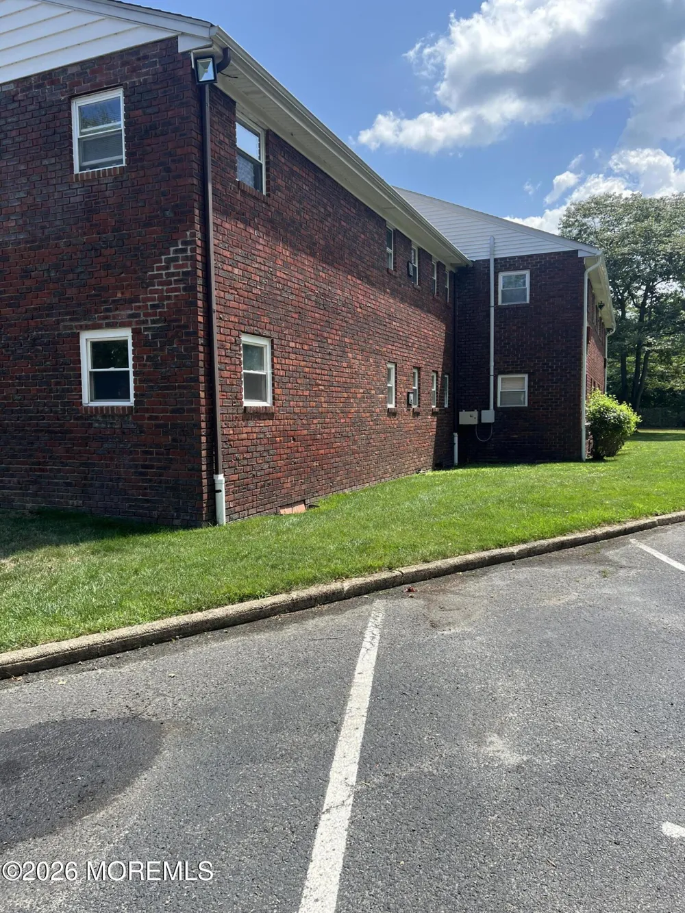 10 Juniper Lane #10 A Eatontown, NJ 07724
