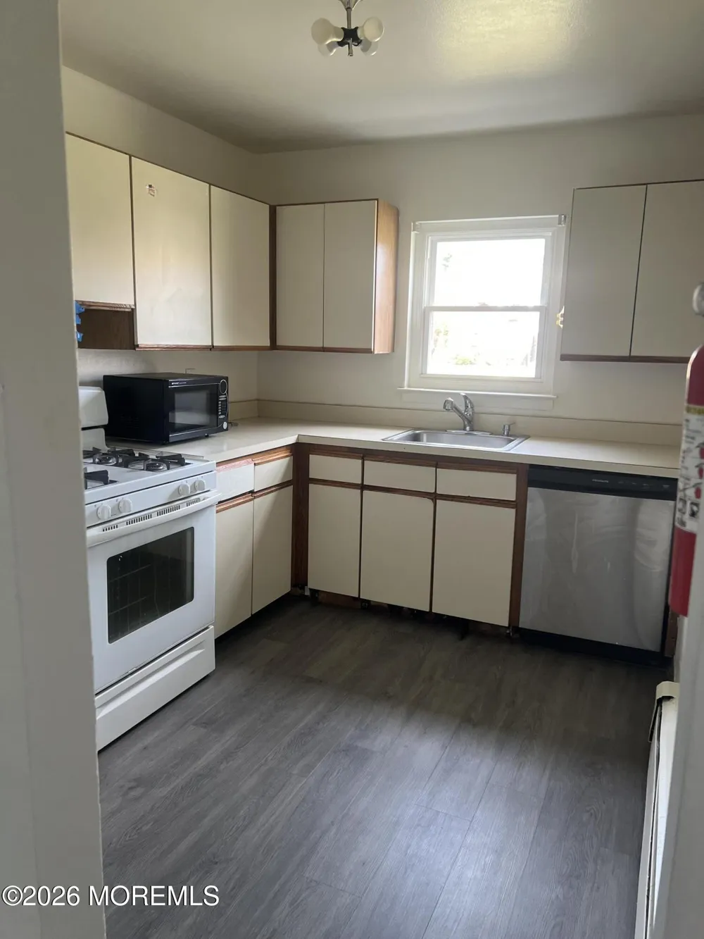 10 Juniper Lane #10 A Eatontown, NJ 07724