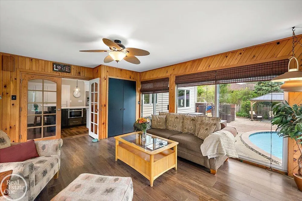 88 Aspinwall Drive Troy City, MI 48098