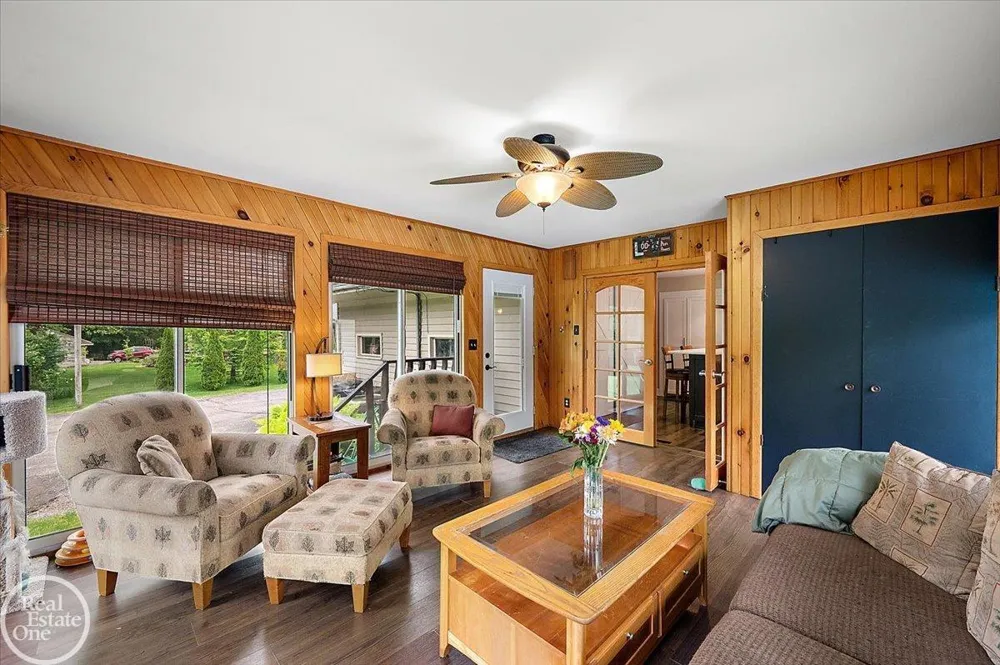 88 Aspinwall Drive Troy City, MI 48098