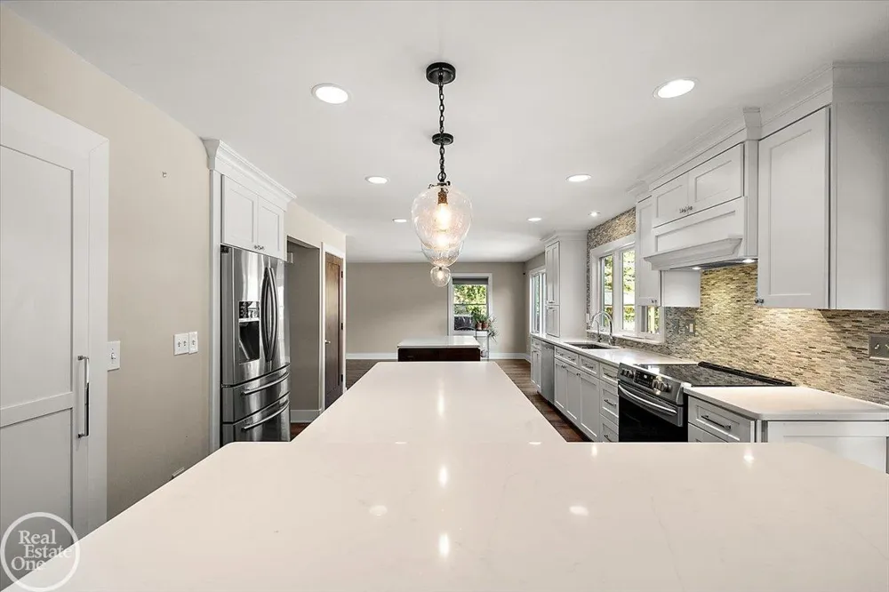 88 Aspinwall Drive Troy City, MI 48098