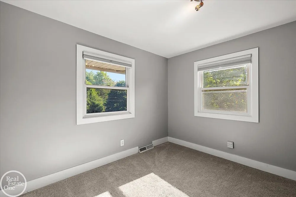 88 Aspinwall Drive Troy City, MI 48098