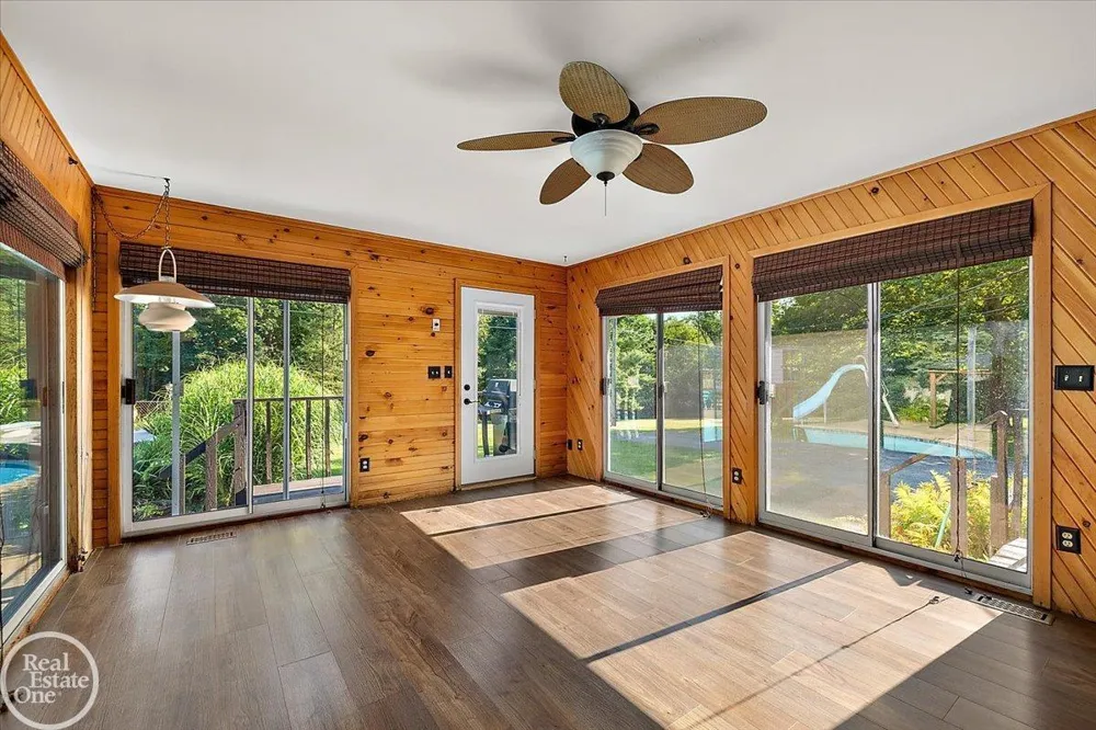 88 Aspinwall Drive Troy City, MI 48098