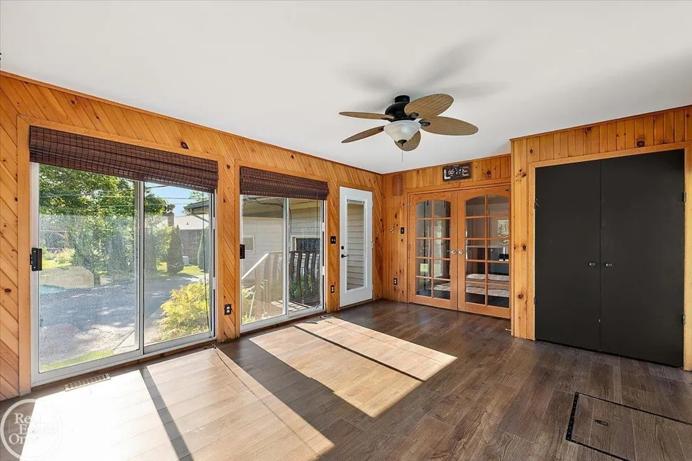 88 Aspinwall Drive Troy City, MI 48098