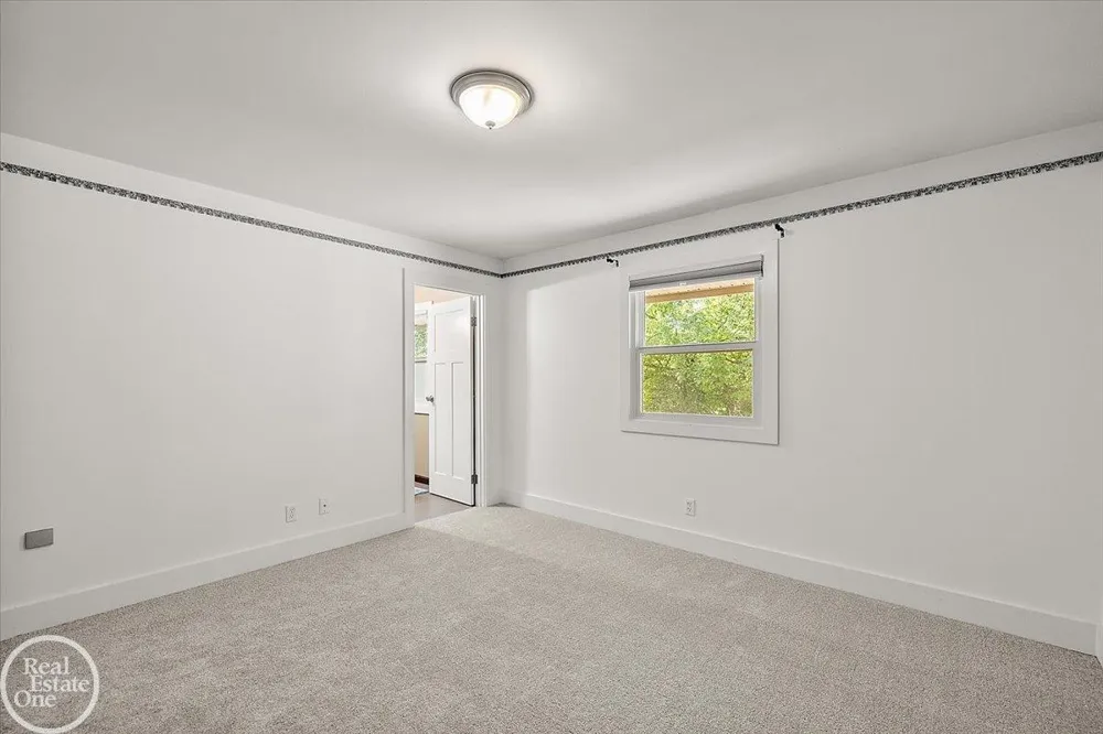 88 Aspinwall Drive Troy City, MI 48098