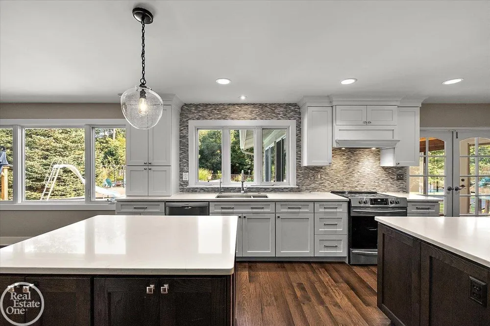 88 Aspinwall Drive Troy City, MI 48098