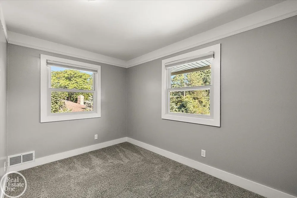 88 Aspinwall Drive Troy City, MI 48098