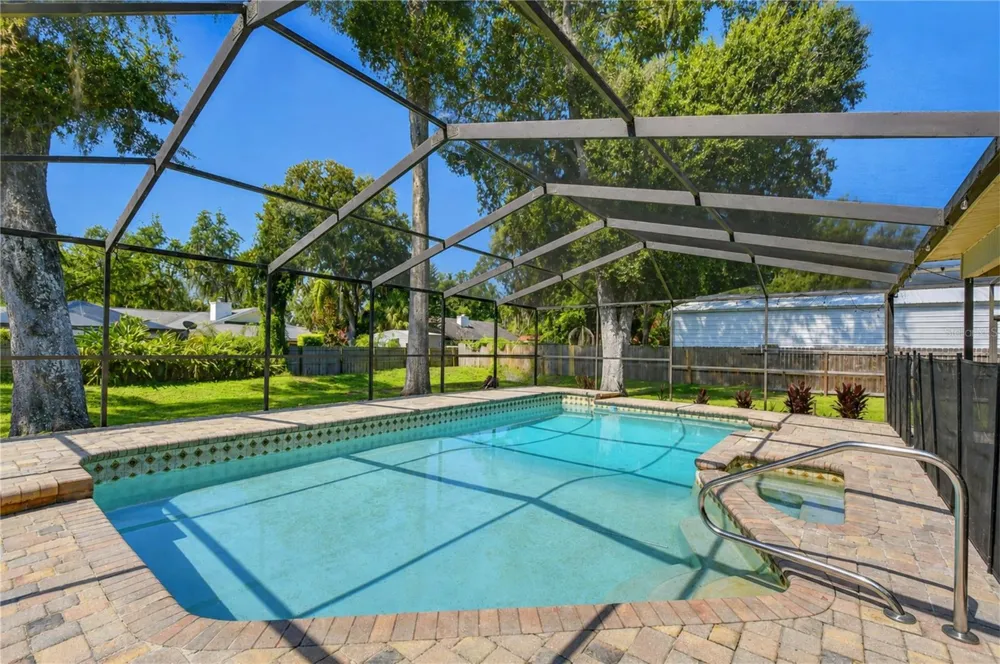 1101 OAKRIDGE MANOR DRIVE Brandon, FL 33511