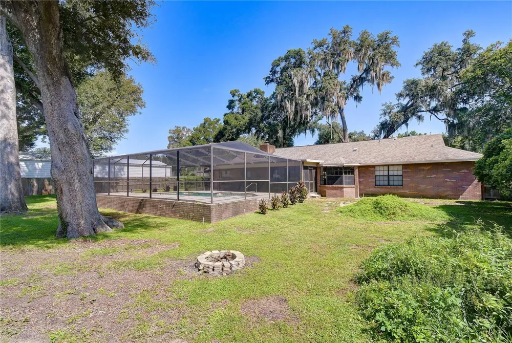 1101 OAKRIDGE MANOR DRIVE Brandon, FL 33511