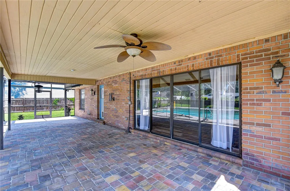 1101 OAKRIDGE MANOR DRIVE Brandon, FL 33511