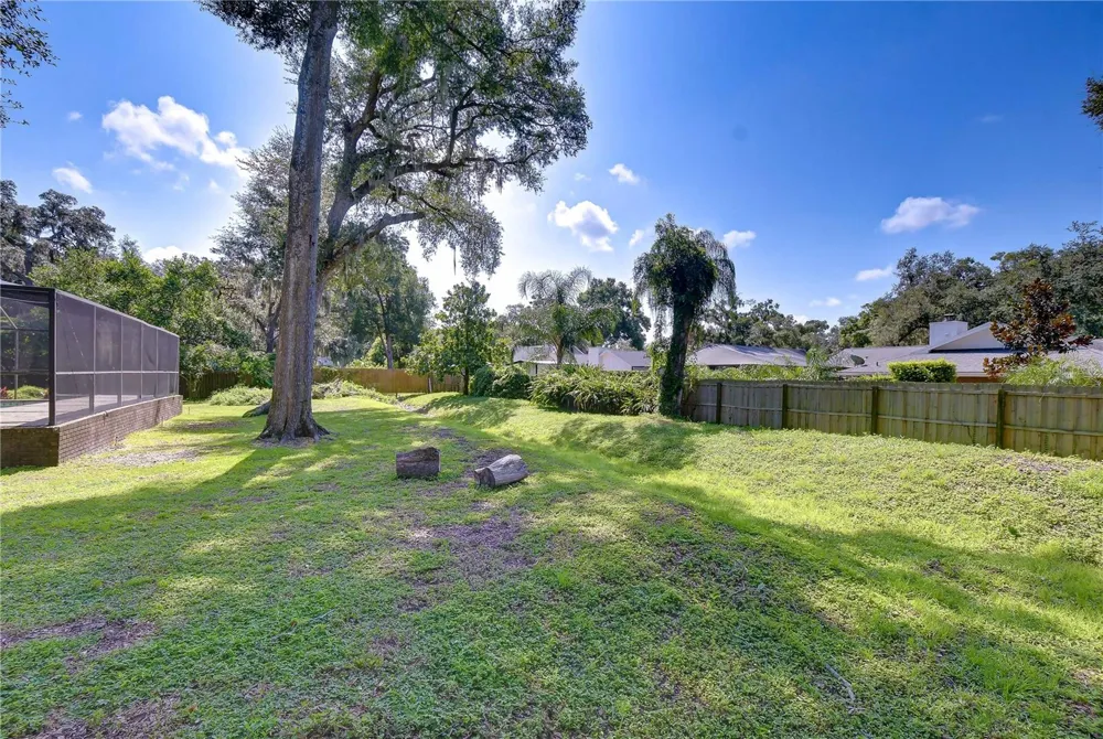 1101 OAKRIDGE MANOR DRIVE Brandon, FL 33511