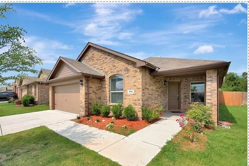 945 Loftin Street Crowley, TX 76036