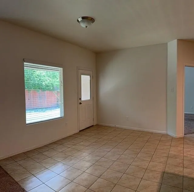 945 Loftin Street Crowley, TX 76036