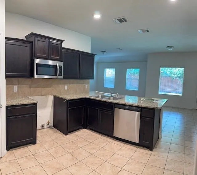 945 Loftin Street Crowley, TX 76036