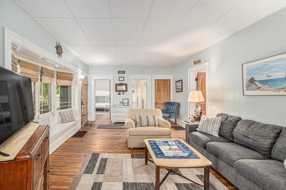 706 W Loomis Street Ludington, MI 49431