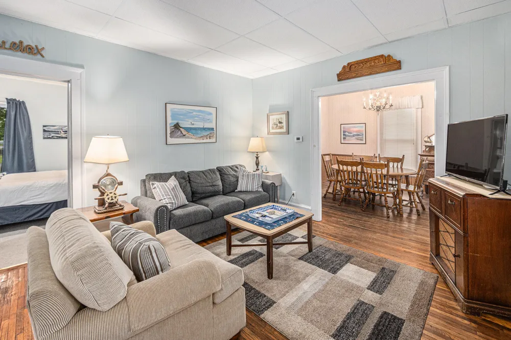 706 W Loomis Street Ludington, MI 49431