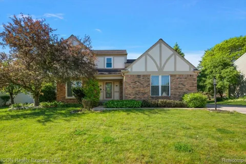 44831 Huntington Drive