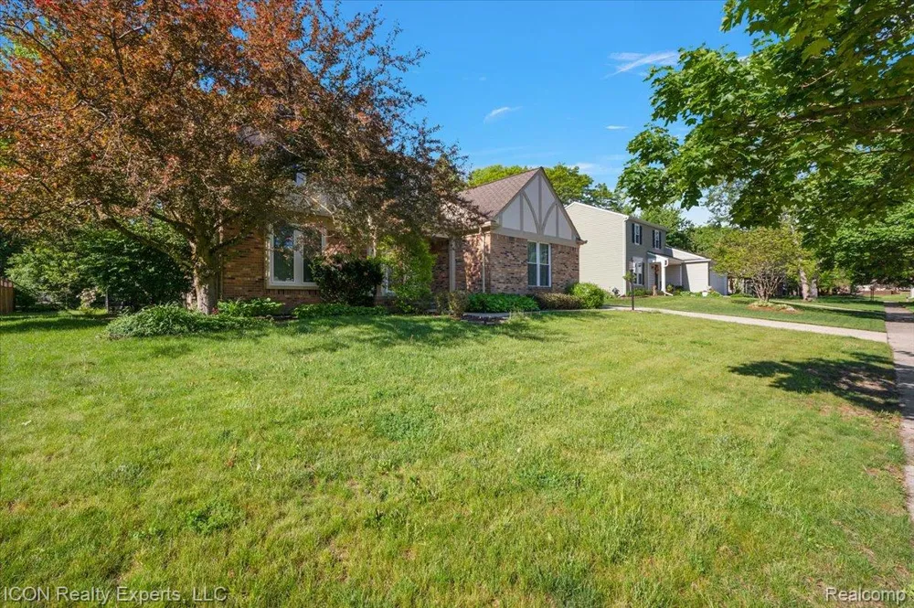 44831 Huntington Drive Novi City, MI 48375
