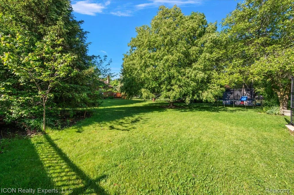 44831 Huntington Drive Novi City, MI 48375