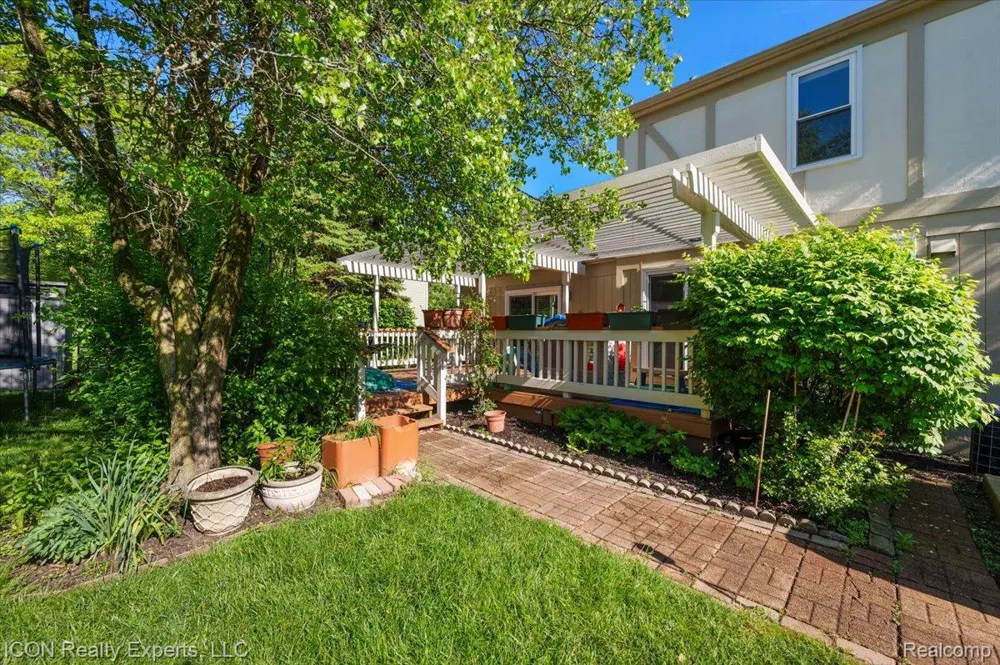 44831 Huntington Drive Novi City, MI 48375