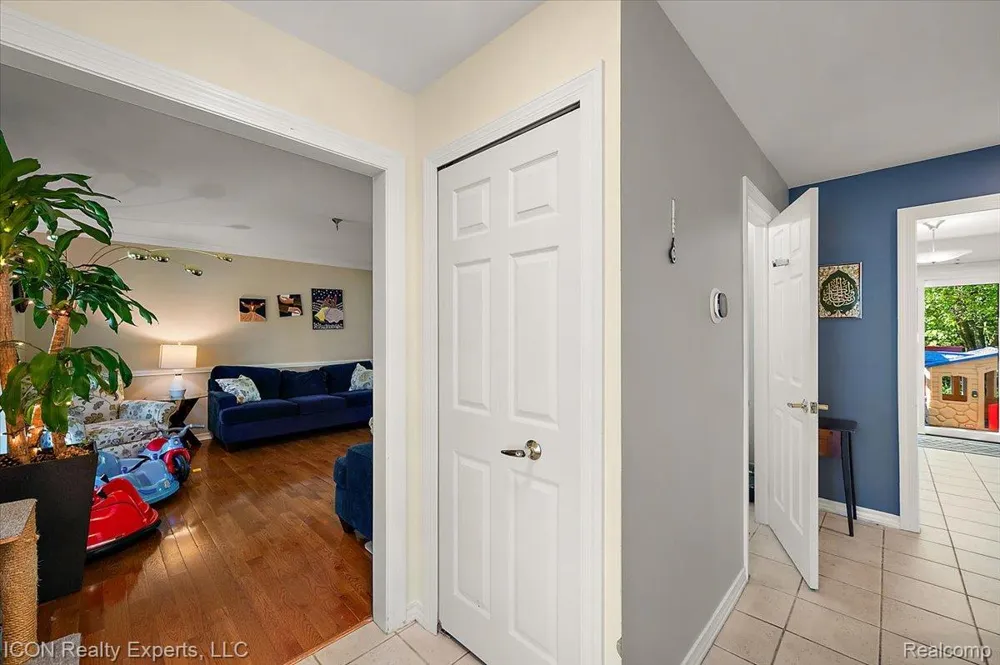 44831 Huntington Drive Novi City, MI 48375