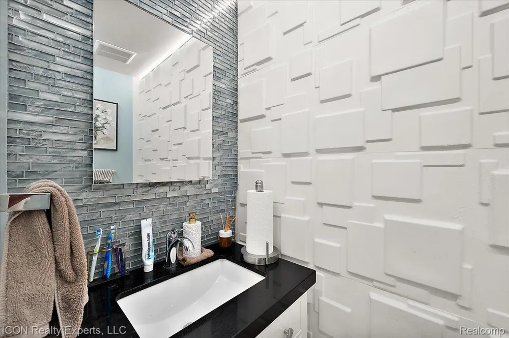 44831 Huntington Drive Novi City, MI 48375