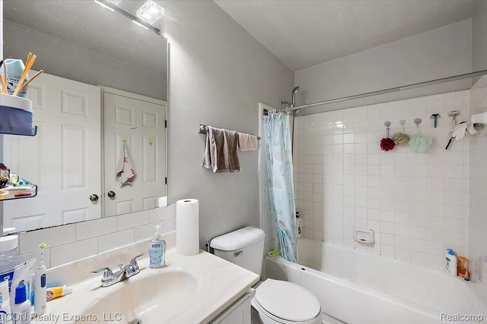 44831 Huntington Drive Novi City, MI 48375