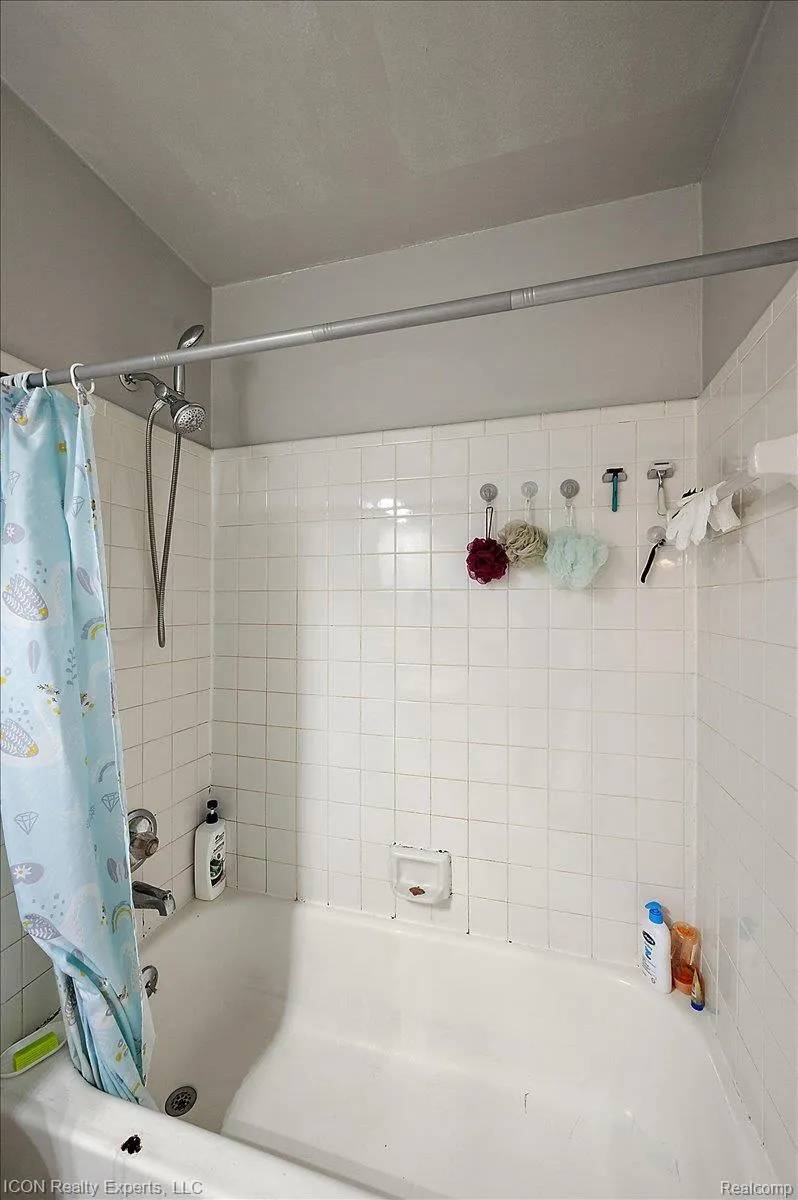 44831 Huntington Drive Novi City, MI 48375