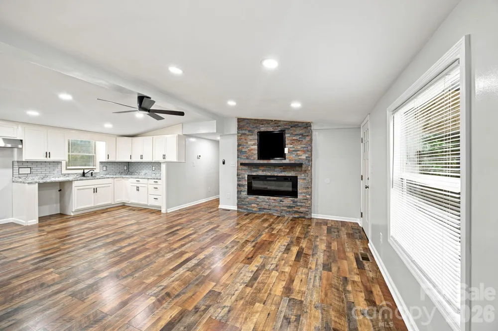 3250 Ole Country Lane Claremont, NC 28610