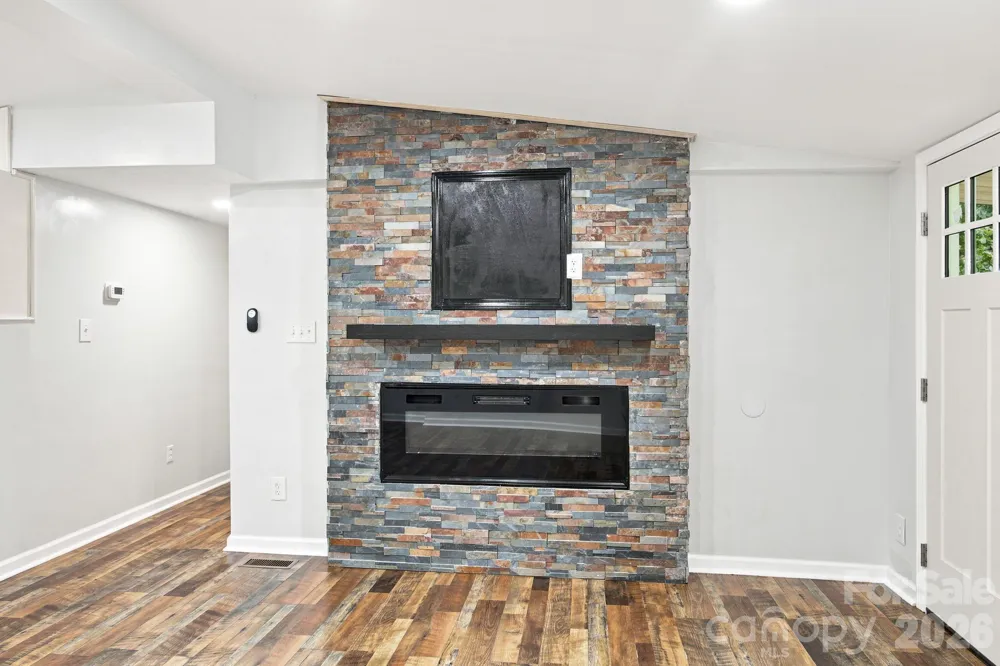 3250 Ole Country Lane Claremont, NC 28610