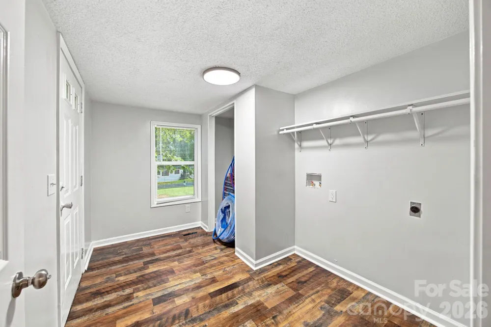 3250 Ole Country Lane Claremont, NC 28610