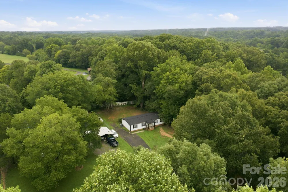 3250 Ole Country Lane Claremont, NC 28610