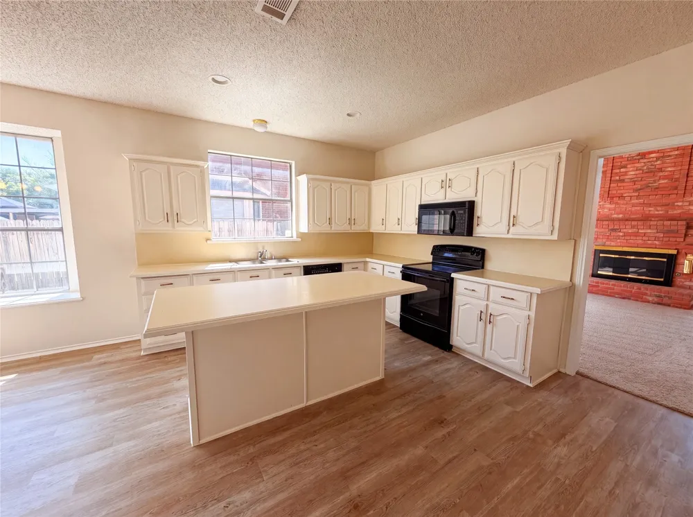 2909 Lois Lane Rowlett, TX 75088