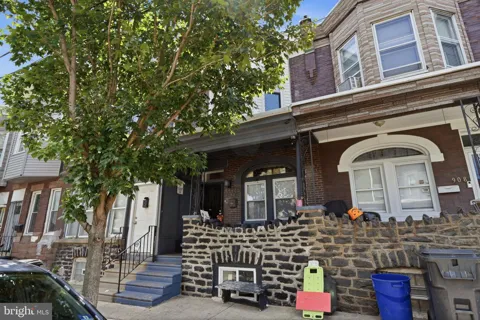 910 E WESTMORELAND STREET