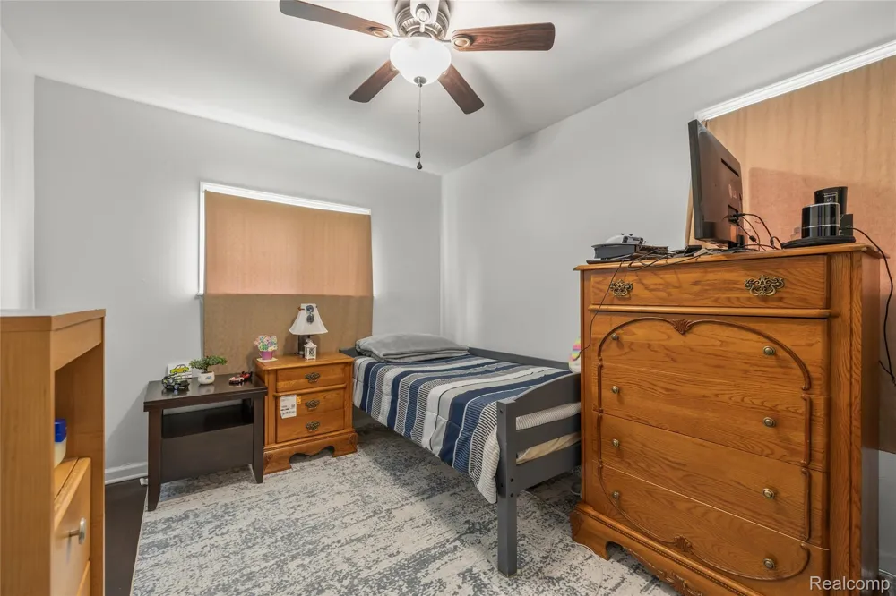2378 River Drive Lincoln Park City, MI 48146