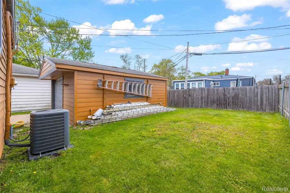 2378 River Drive Lincoln Park City, MI 48146